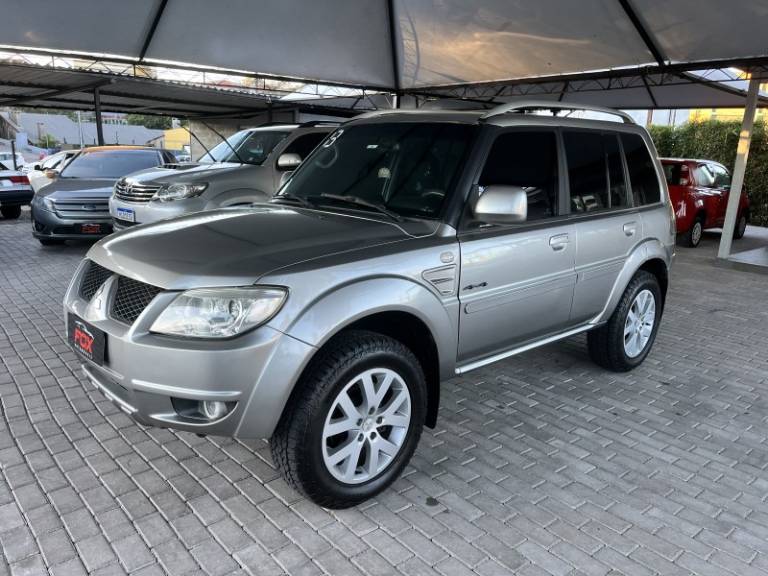 MITSUBISHI - PAJERO TR4 - 2012/2013 - Prata - R$ 62.900,00