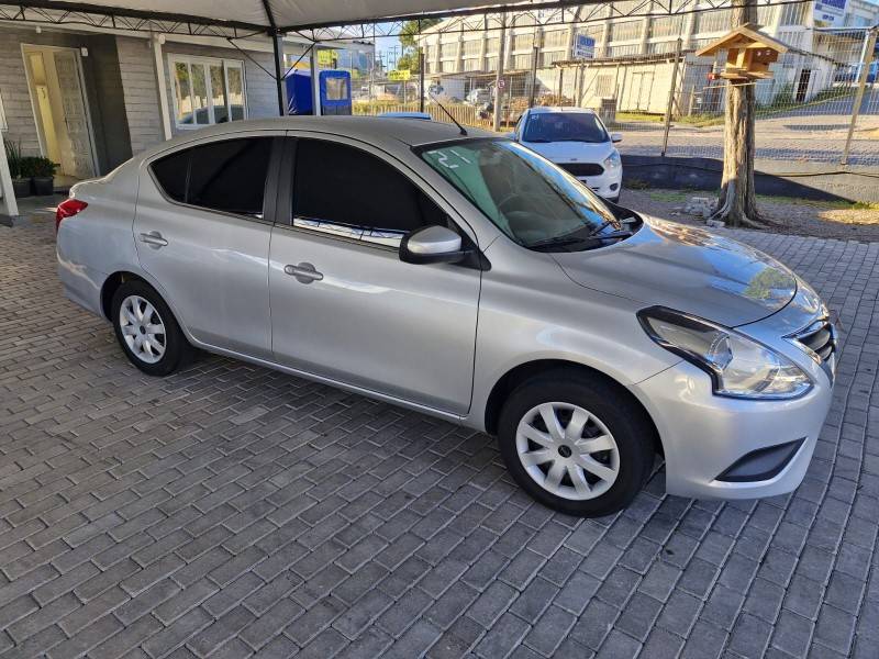 NISSAN - VERSA - 2021/2021 - Prata - R$ 64.900,00