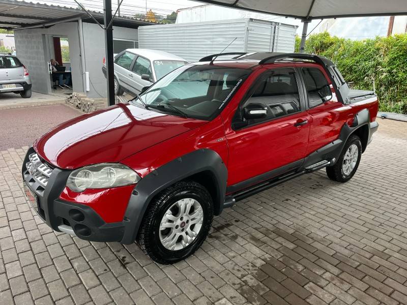 FIAT - STRADA - 2010/2011 - Vermelha - R$ 51.900,00