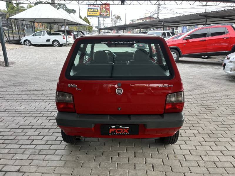FIAT - UNO - 2012/2013 - Vermelha - R$ 25.900,00