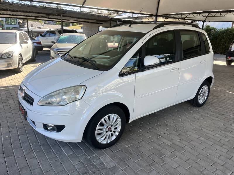 FIAT - IDEA - 2011/2012 - Branca - R$ 33.900,00