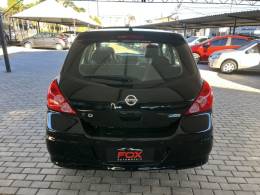 NISSAN - TIIDA - 2011/2012 - Preta - R$ 42.900,00