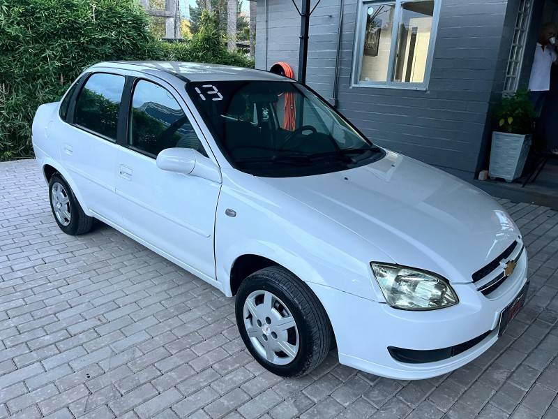 CHEVROLET - CLASSIC - 2012/2013 - Branca - R$ 27.900,00