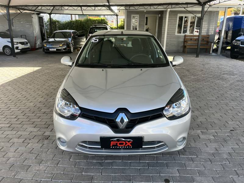 RENAULT - CLIO - 2015/2016 - Prata - R$ 35.900,00