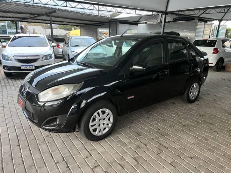 FORD - FIESTA - 2011/2012 - Preta - R$ 31.900,00