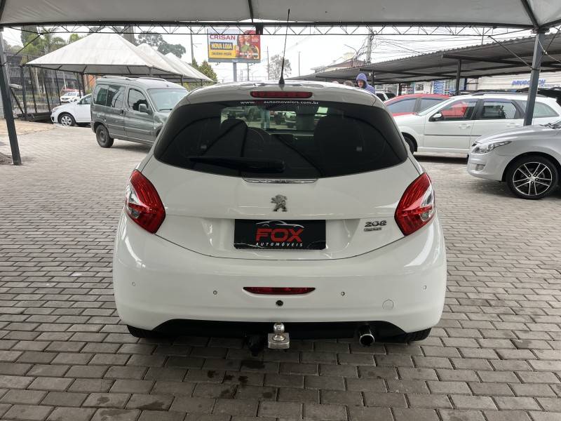 PEUGEOT - 208 - 2015/2016 - Branca - R$ 52.900,00