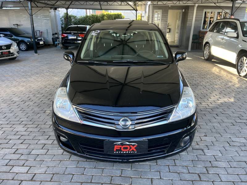 NISSAN - TIIDA - 2011/2012 - Preta - R$ 42.900,00