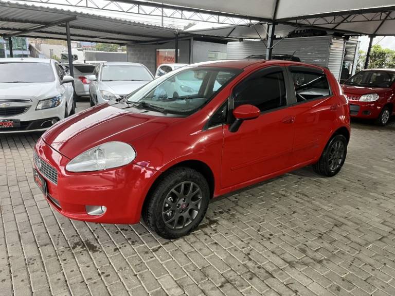 FIAT - PUNTO - 2009/2010 - Vermelha - R$ 32.900,00