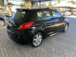 NISSAN - TIIDA - 2011/2012 - Preta - R$ 42.900,00