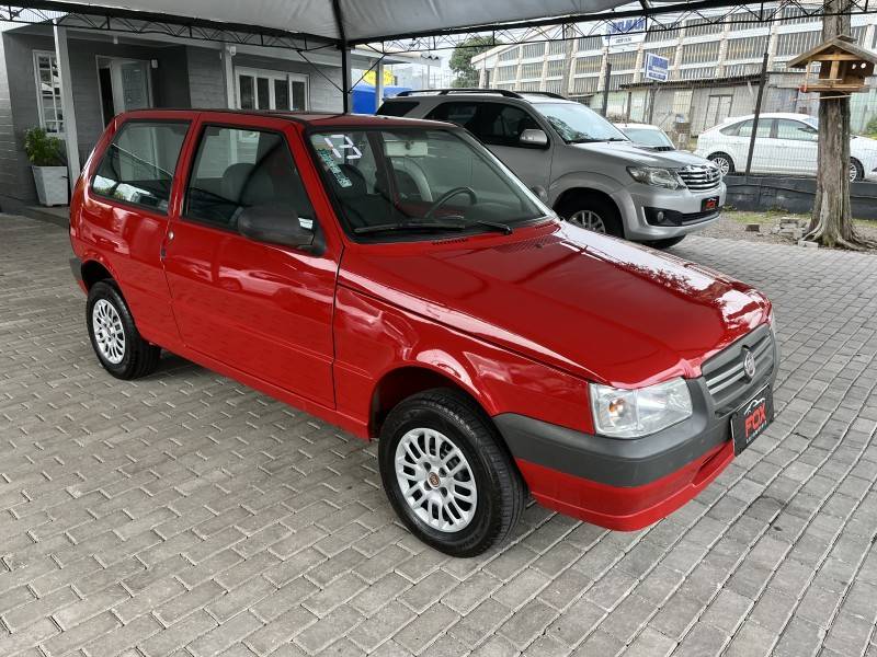 FIAT - UNO - 2012/2013 - Vermelha - R$ 25.900,00