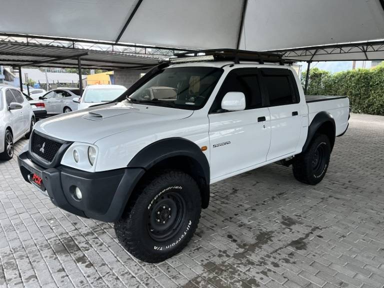 MITSUBISHI - L200 SAVANA - 2012/2012 - Branca - R$ 81.900,00