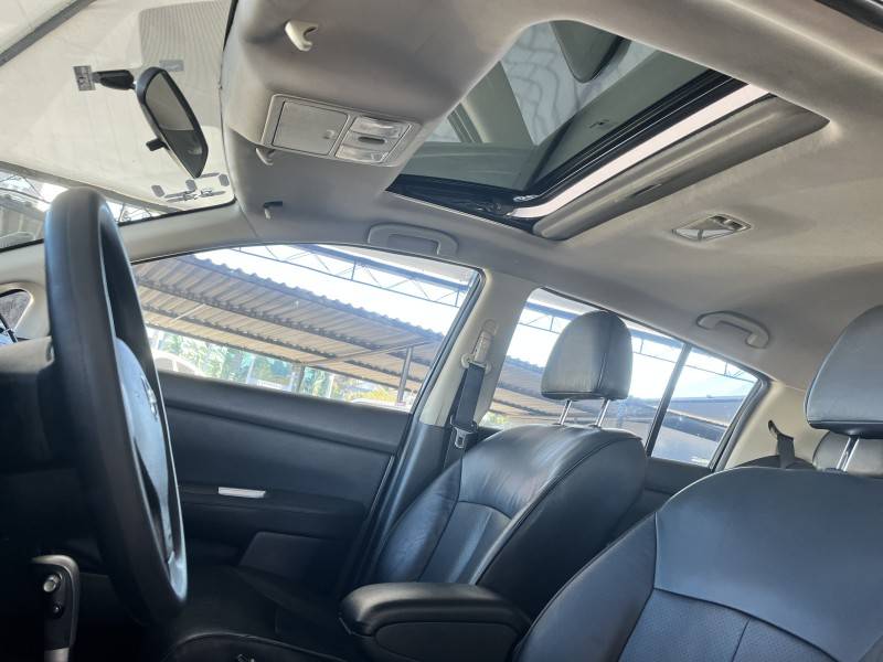 NISSAN - TIIDA - 2011/2012 - Preta - R$ 42.900,00