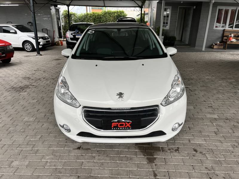 PEUGEOT - 208 - 2015/2016 - Branca - R$ 52.900,00
