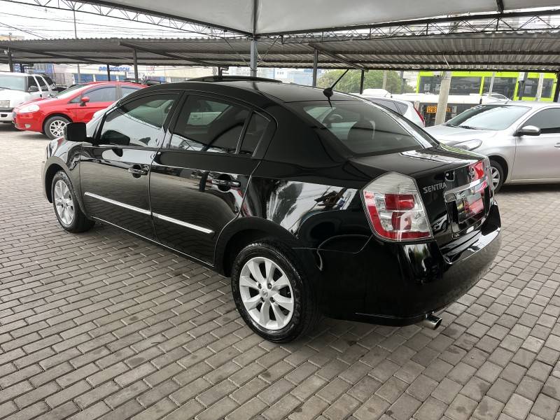 NISSAN - SENTRA - 2011/2012 - Preta - R$ 41.900,00