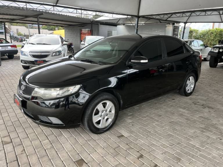KIA MOTORS - CERATO - 2009/2010 - Preta - R$ 39.900,00