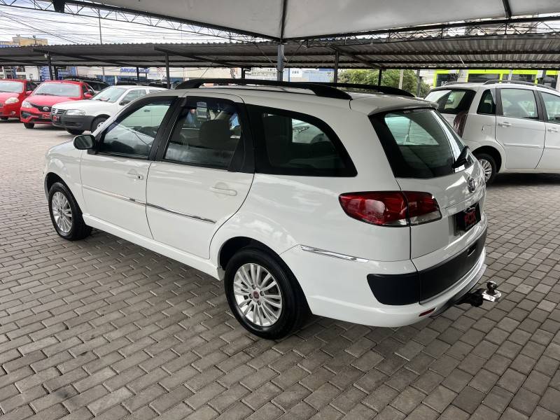 FIAT - PALIO - 2010/2011 - Branca - R$ 33.900,00
