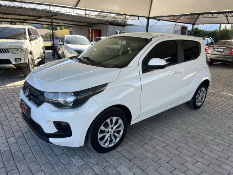FIAT - MOBI - 2018/2018 - Branca - R$ 43.900,00