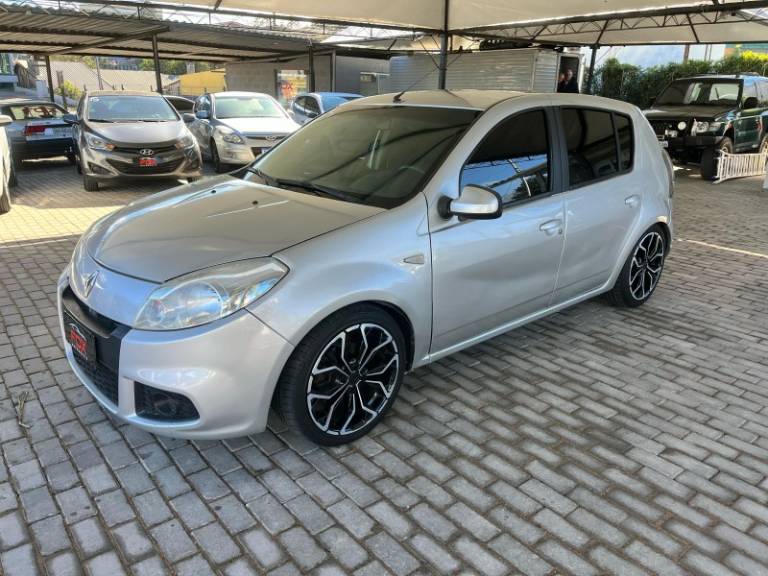 RENAULT - SANDERO - 2014/2014 - Prata - R$ 34.900,00