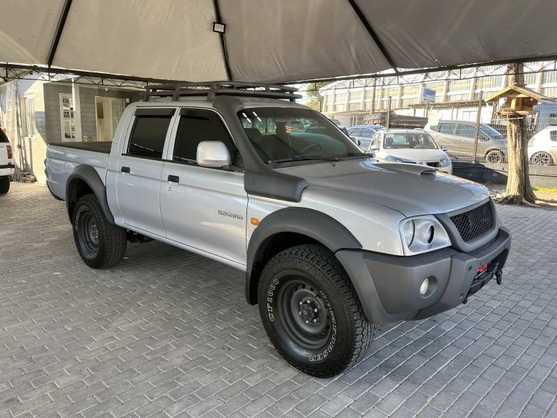 MITSUBISHI - L200 SAVANA - 2011/2011 - Prata - R$ 75.900,00