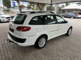 FIAT - PALIO - 2010/2011 - Branca - R$ 33.900,00