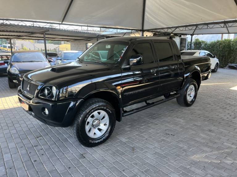MITSUBISHI - L200 - 2005/2005 - Preta - R$ 52.900,00