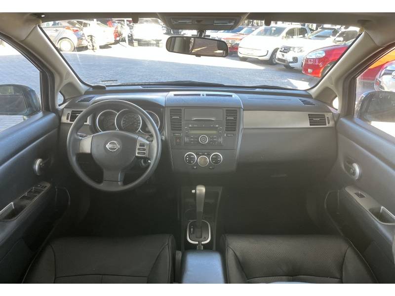 NISSAN - TIIDA - 2011/2012 - Preta - R$ 42.900,00