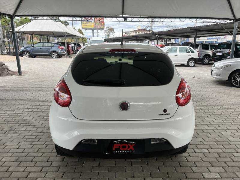 FIAT - BRAVO - 2014/2014 - Branca - R$ 37.900,00