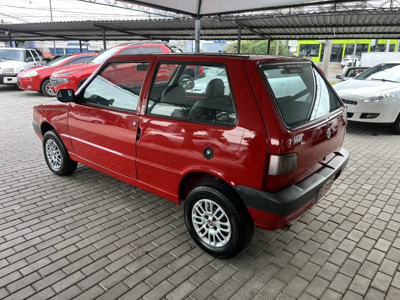 FIAT - UNO - 2012/2013 - Vermelha - R$ 25.900,00