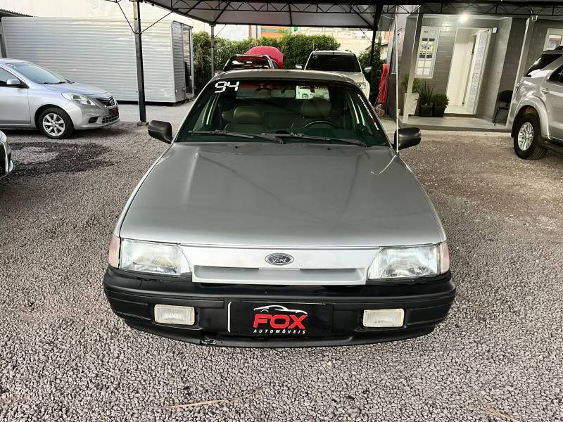FORD - VERSAILLES - 1993/1994 - Prata - R$ 18.900,00
