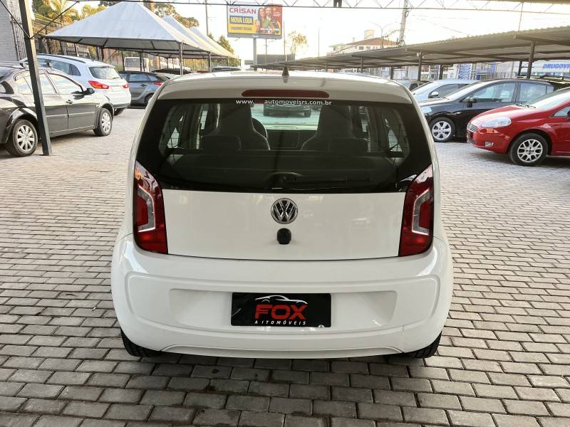 VOLKSWAGEN - UP - 2015/2016 - Branca - R$ 42.900,00