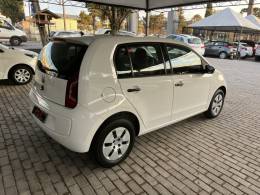 VOLKSWAGEN - UP - 2015/2016 - Branca - R$ 42.900,00