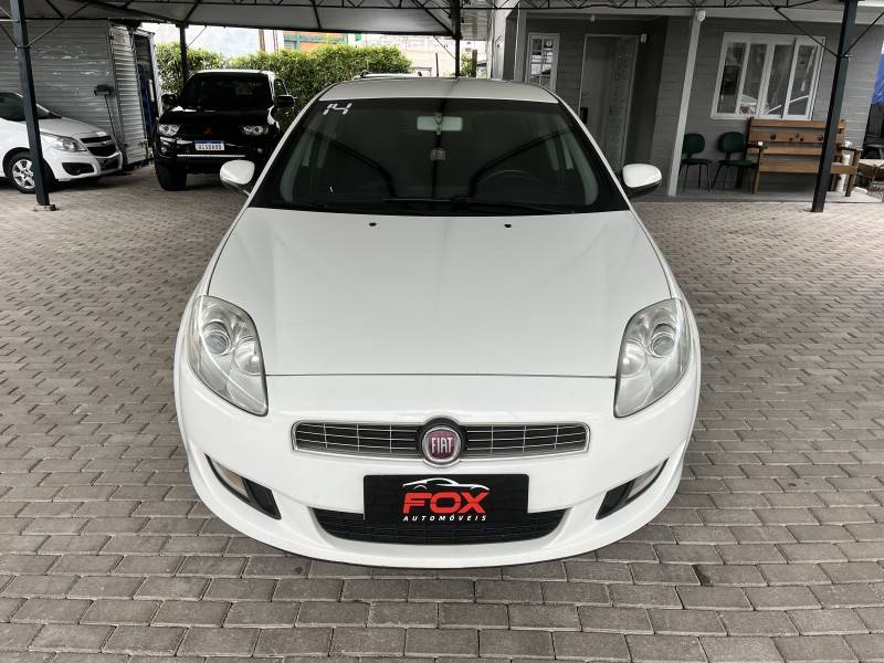 FIAT - BRAVO - 2014/2014 - Branca - R$ 37.900,00