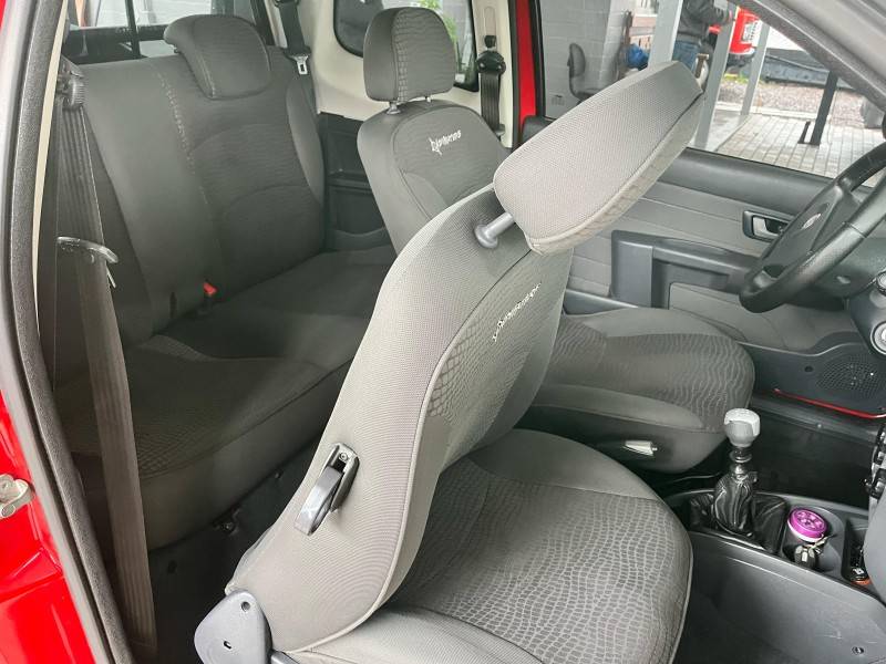 FIAT - STRADA - 2010/2011 - Vermelha - R$ 51.900,00