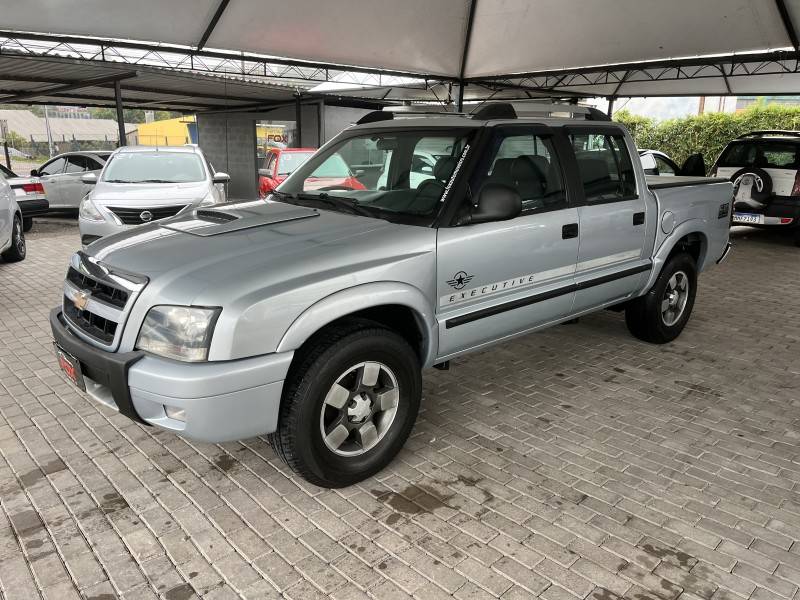 CHEVROLET - S10 - 2010/2010 - Prata - R$ 65.900,00