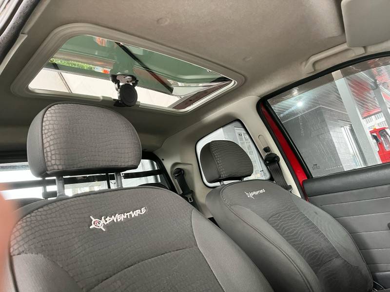 FIAT - STRADA - 2010/2011 - Vermelha - R$ 51.900,00