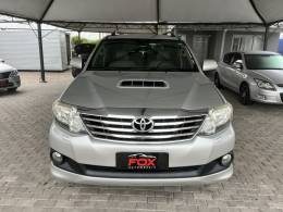 TOYOTA - HILUX SW4 - 2012/2013 - Prata - R$ 139.900,00