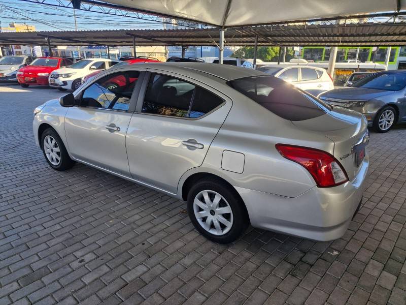 NISSAN - VERSA - 2021/2021 - Prata - R$ 64.900,00