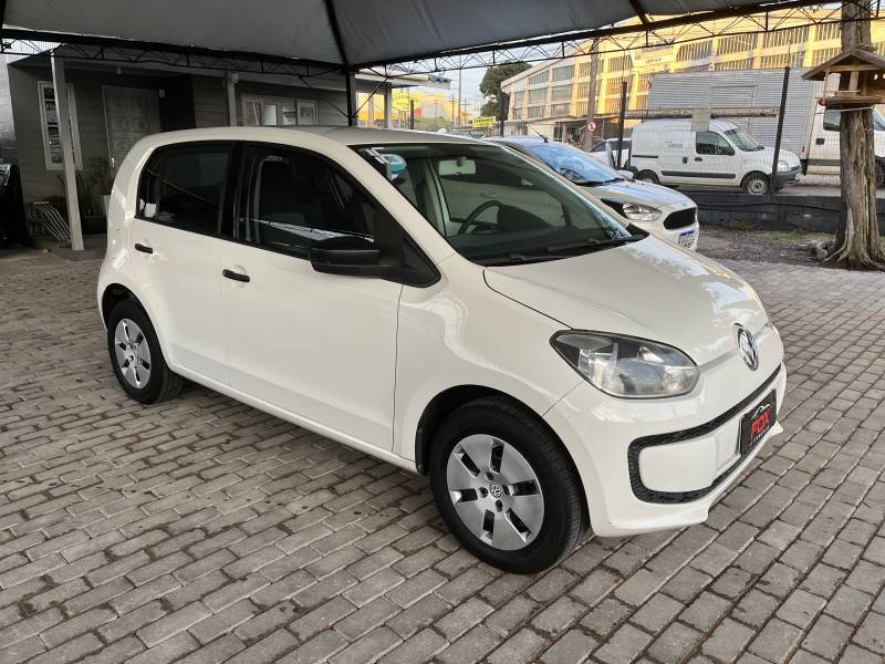 VOLKSWAGEN - UP - 2015/2016 - Branca - R$ 42.900,00